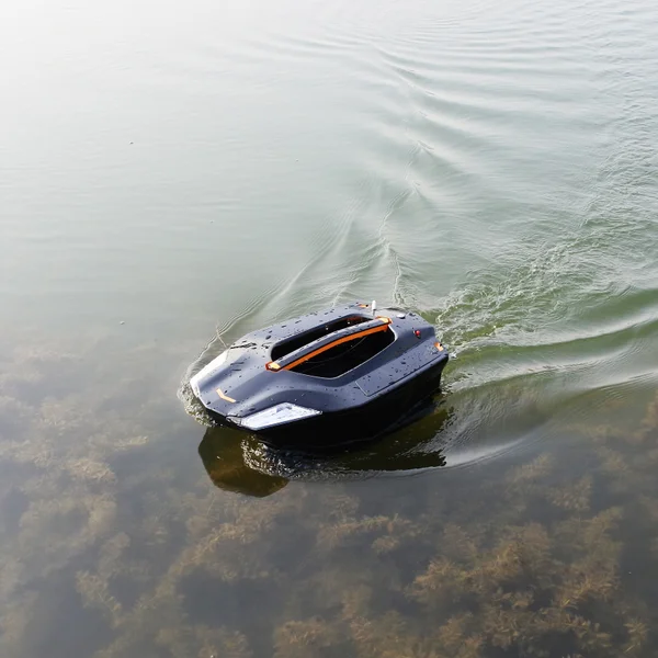 Navigator voerboot met fishfinder 2
